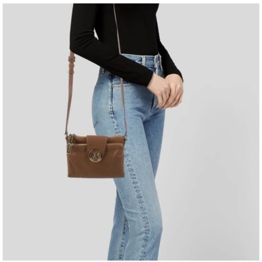 Michael Kors Tan Leather Fulton Crossbody Bag. - Picture 3 of 16